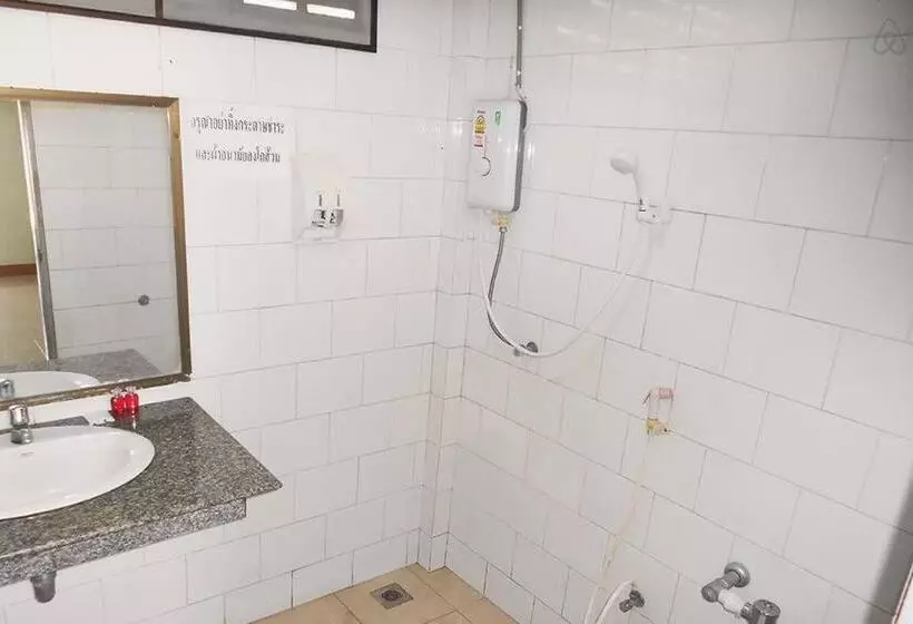 Retkeilymaja Thai Muang Resort