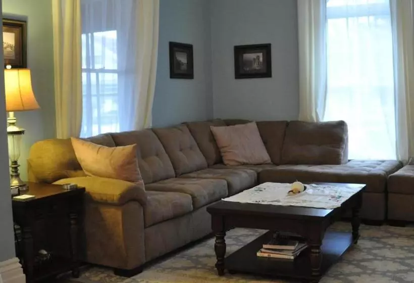 Aamiaismajoitus (B&B) The Doctor's Inn