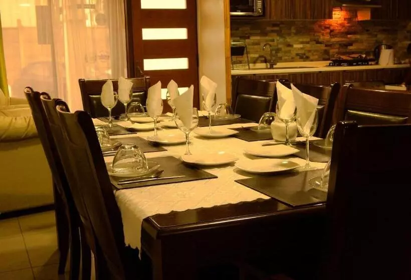 ペンション Hostal Plaza Maule