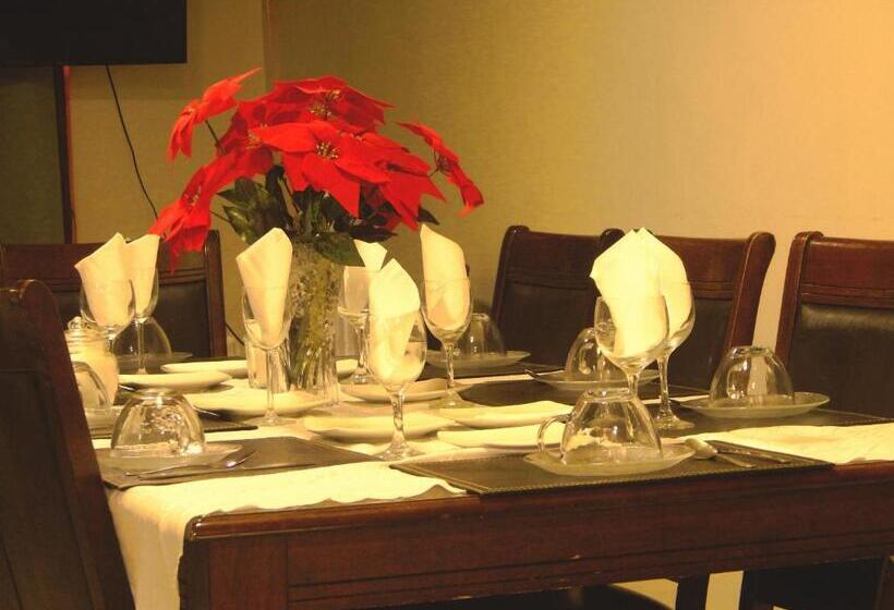 Majatalo Hostal Plaza Maule