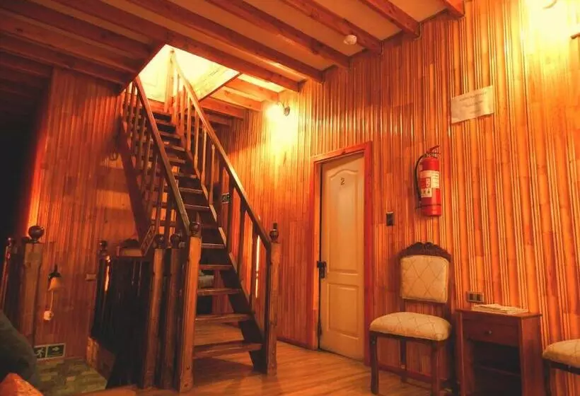 ペンション Hostal Plaza Maule