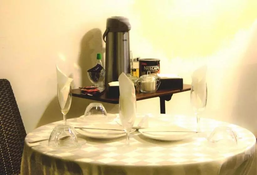 ペンション Hostal Plaza Maule