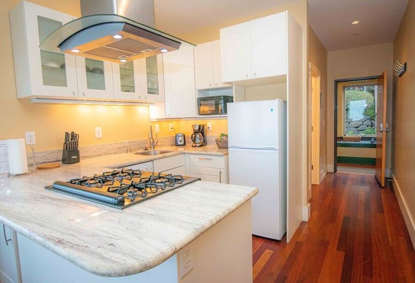 הוסטל Three Arch Inn