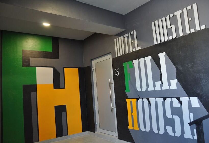 Full House Capsule Hostel