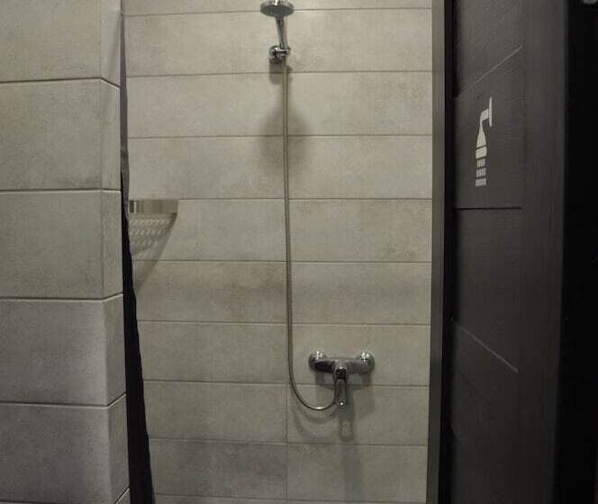 Full House Capsule Hostel