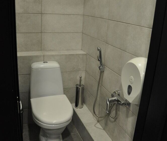 Full House Capsule Hostel