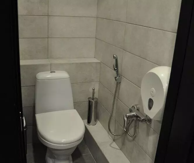 Full House Capsule Hostel