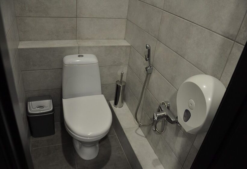 Full House Capsule Hostel