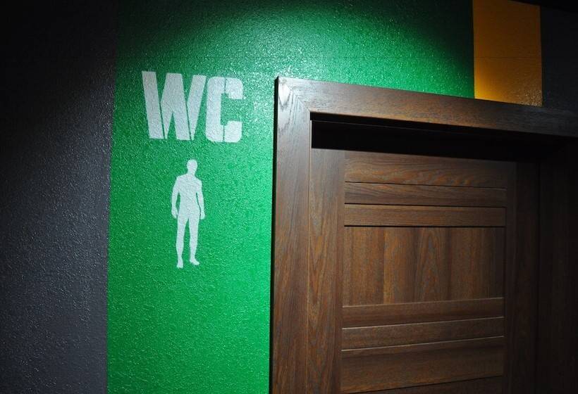 Full House Capsule Hostel