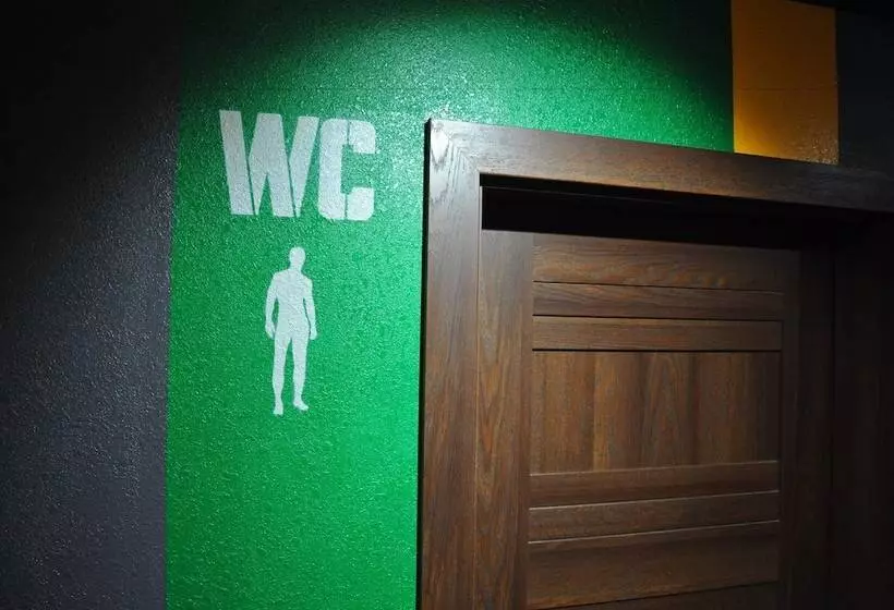 Full House Capsule Hostel