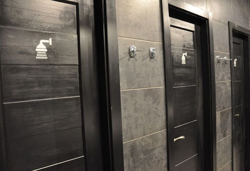 Full House Capsule Hostel