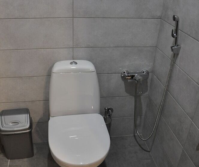 Full House Capsule Hostel