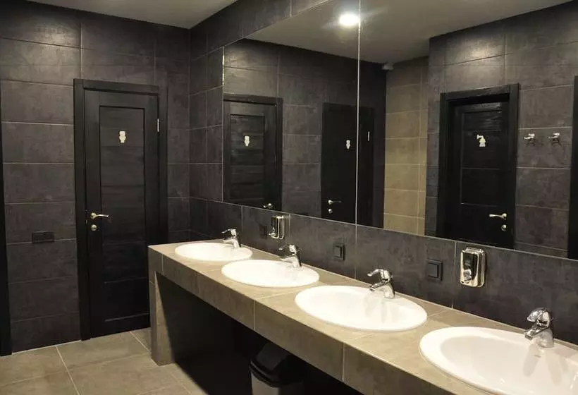 Full House Capsule Hostel