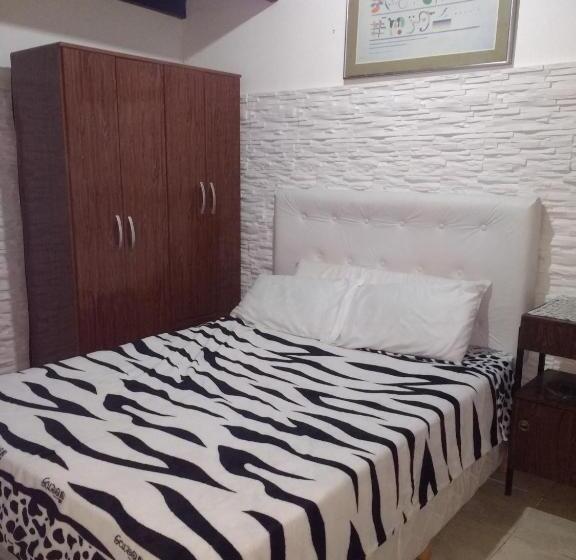 پانسیون Mate De Luna