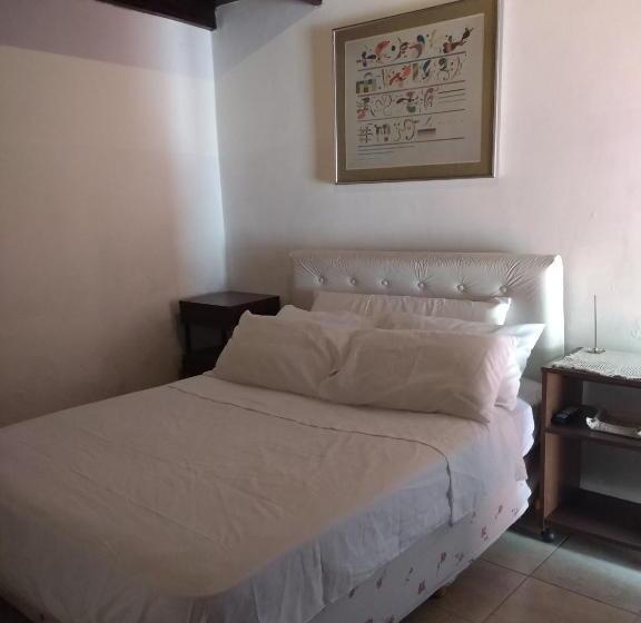 پانسیون Mate De Luna