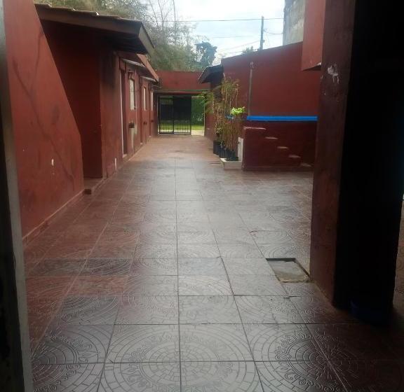 پانسیون Mate De Luna