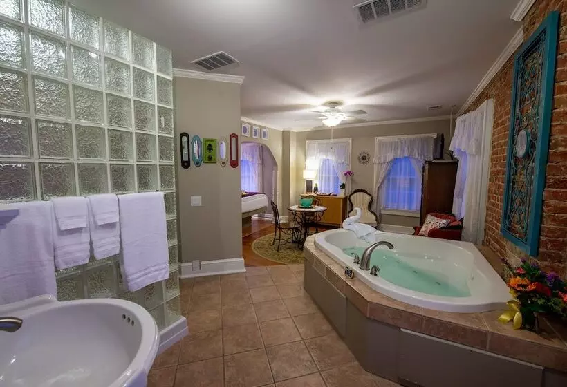 تختخواب و صبحانه Main Street Inn