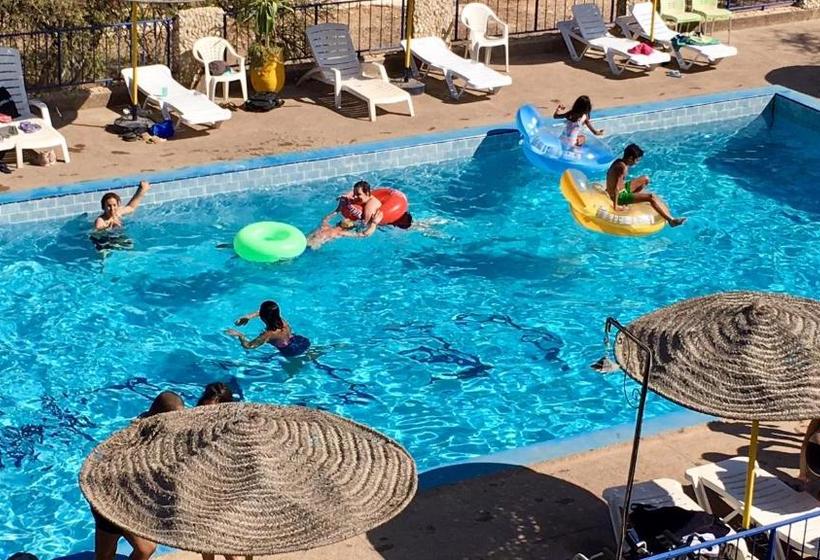 بنسيون Camping & Hôtel Le Calme