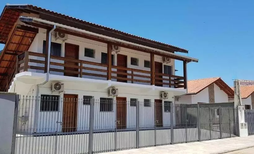 ペンション Suítes Canoas Ubatuba