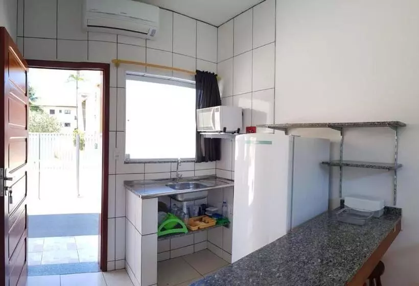 ペンション Suítes Canoas Ubatuba