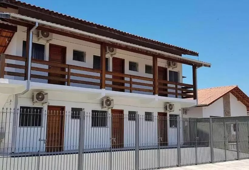 ペンション Suítes Canoas Ubatuba