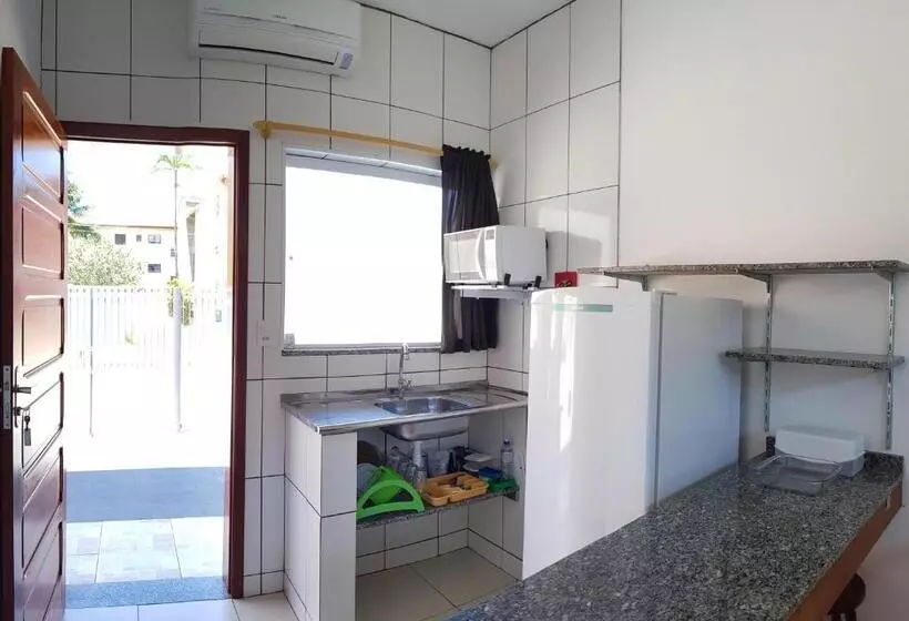 ペンション Suítes Canoas Ubatuba