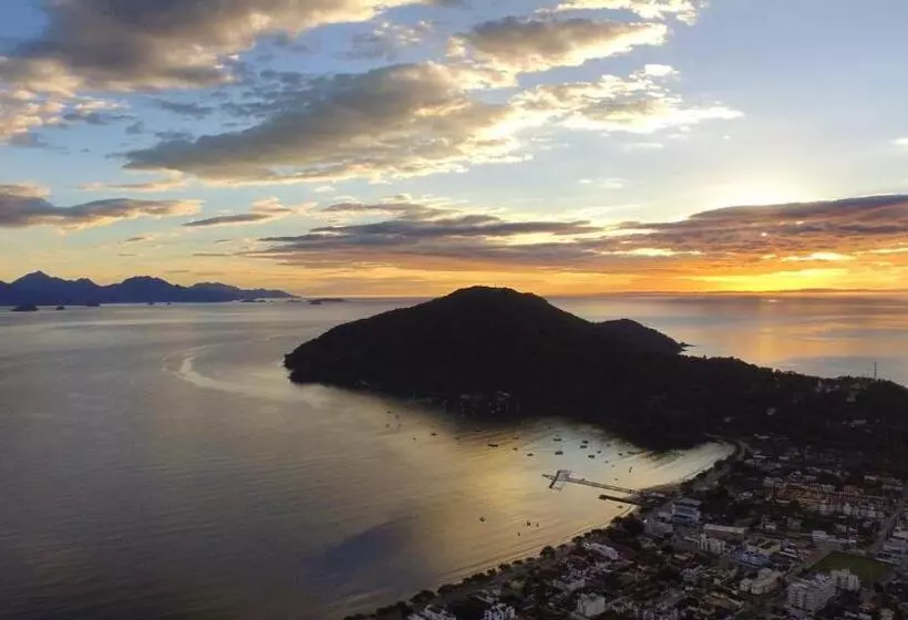ペンション Suítes Canoas Ubatuba