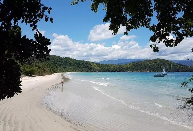 ペンション Suítes Canoas Ubatuba