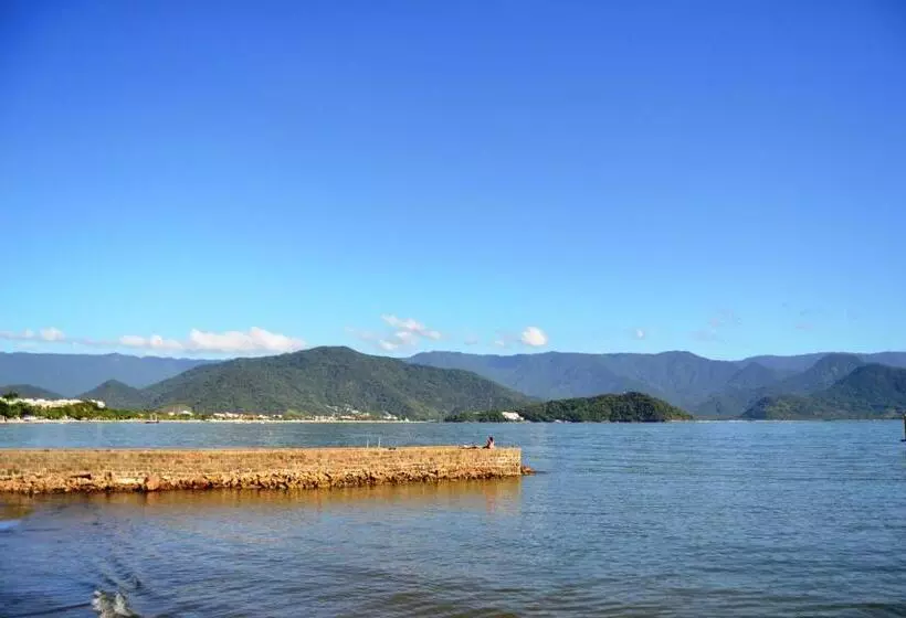 ペンション Suítes Canoas Ubatuba