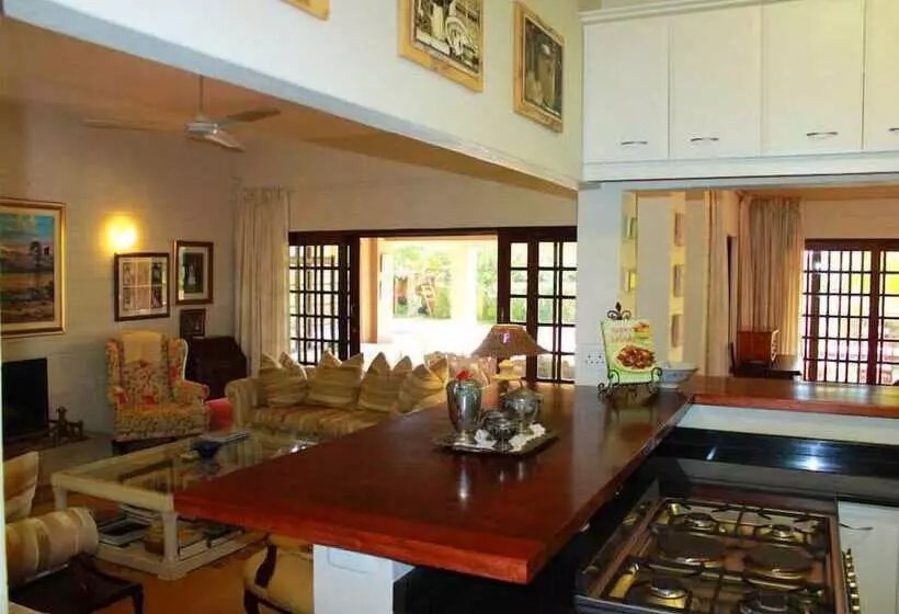 Aamiaismajoitus (B&B) Salt Rock Manor