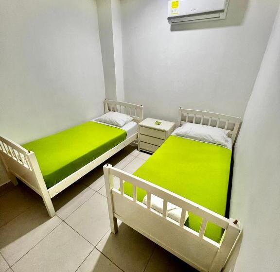 ペンション Hostal Lumar