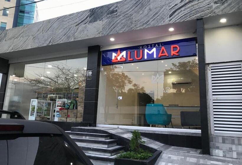 ペンション Hostal Lumar