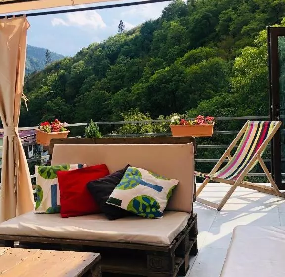 پانسیون Borjomi Inn