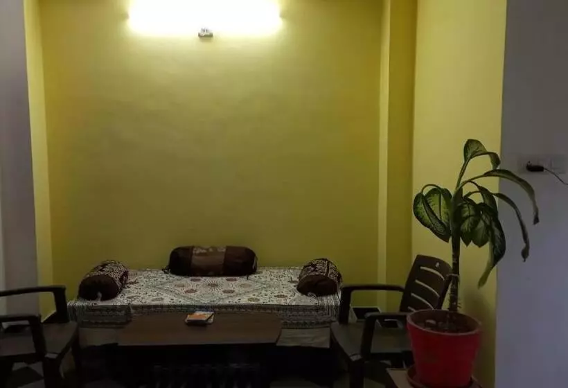 ペンション Nandini Paying Guest House