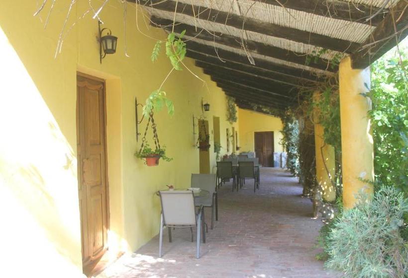 ユースホステル La Casa De Wanda