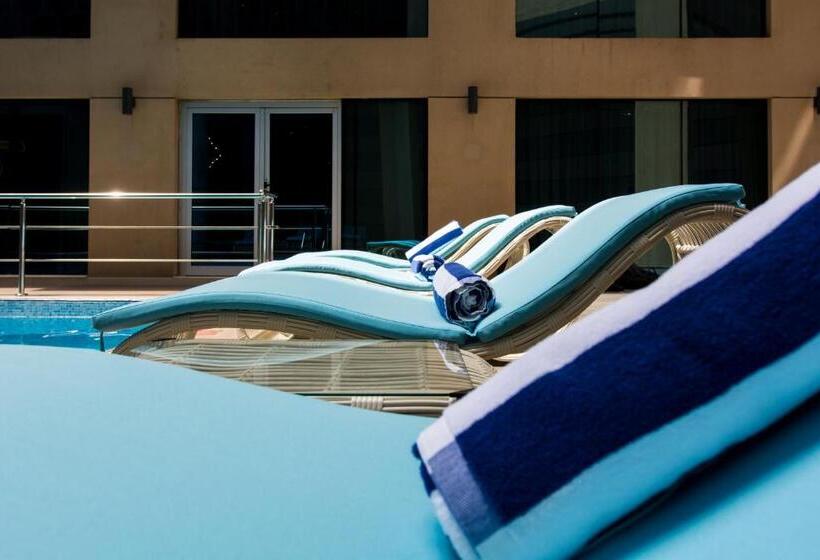 هتل Pyramid Continental