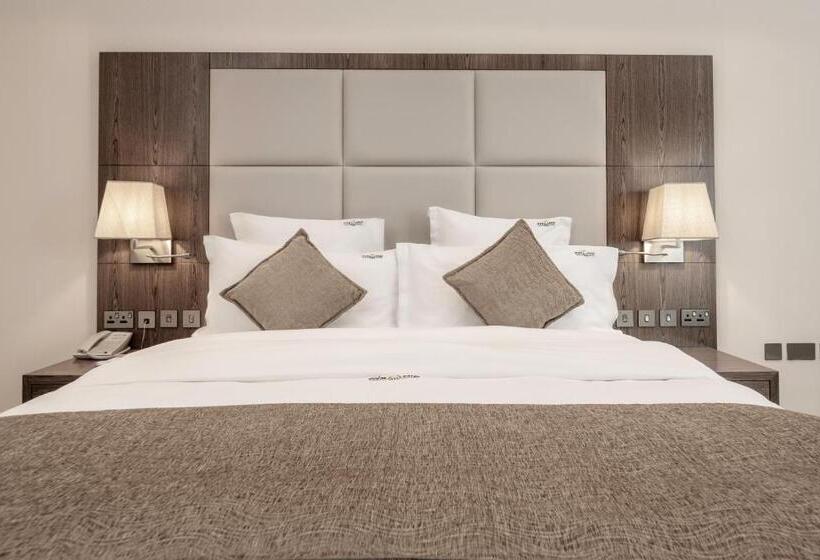 هتل Pyramid Continental