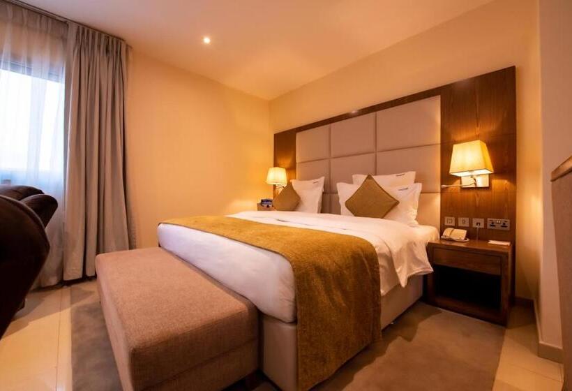 هتل Pyramid Continental