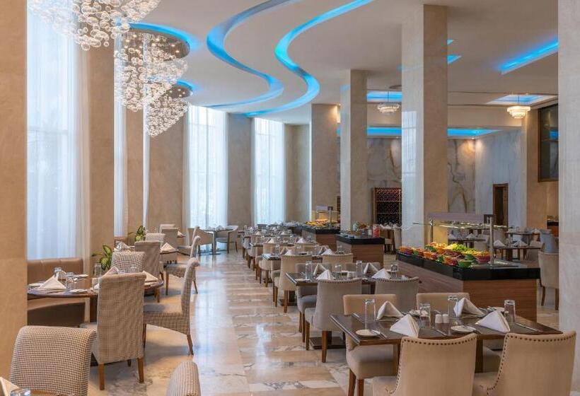 هتل Pyramid Continental