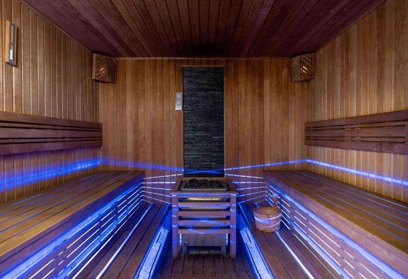 هتل Pyramid Continental