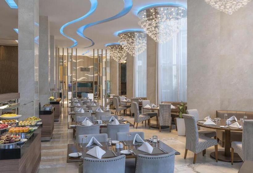 هتل Pyramid Continental