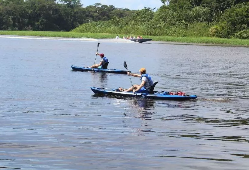 ペンション Tortuguero Hostel & Backpackers