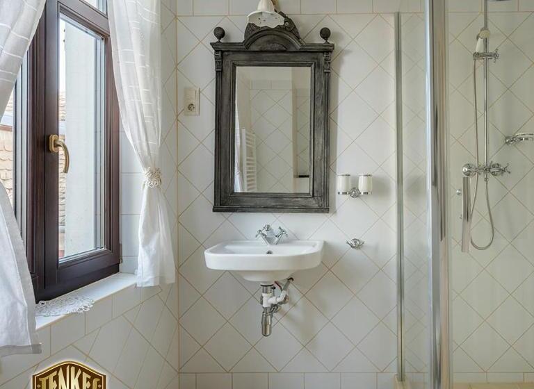 Общежитие Tenkes Fogadó és Vendégház Harkány