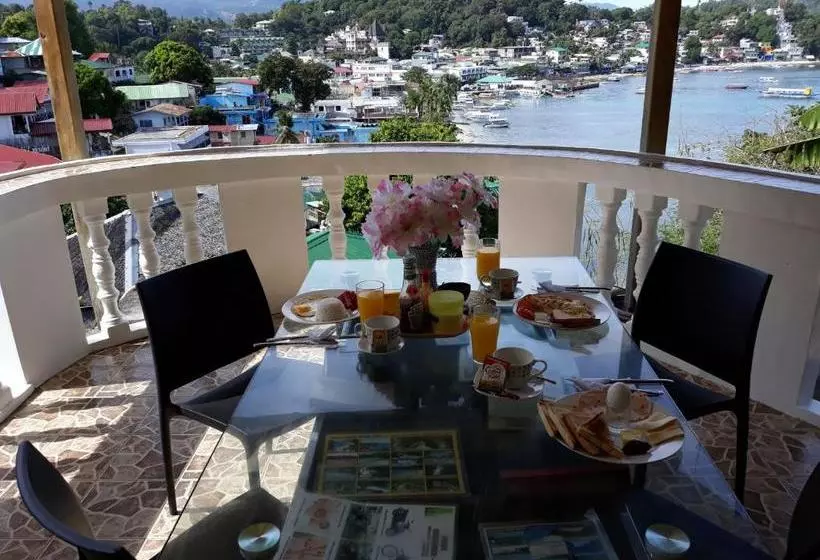 Grace Hotel & Dive