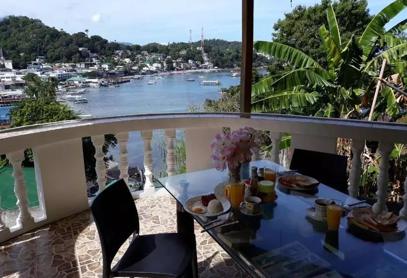 Grace Hotel & Dive