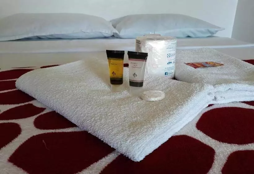 Grace Hotel & Dive