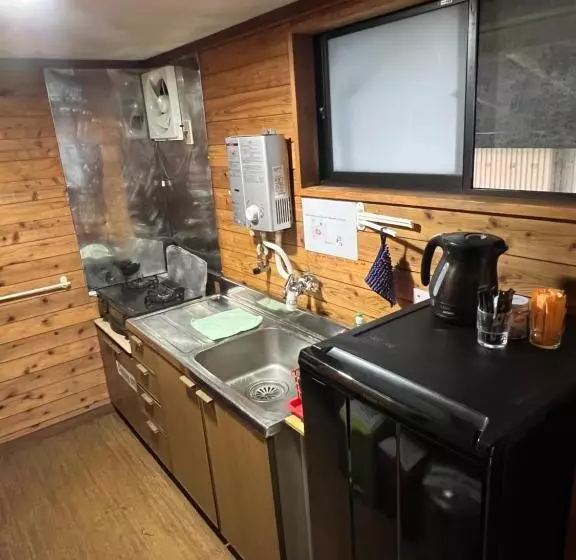 ペンション Little Alaskan Guest House