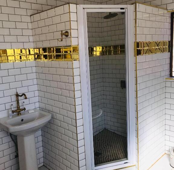 Pension Riverton Manor