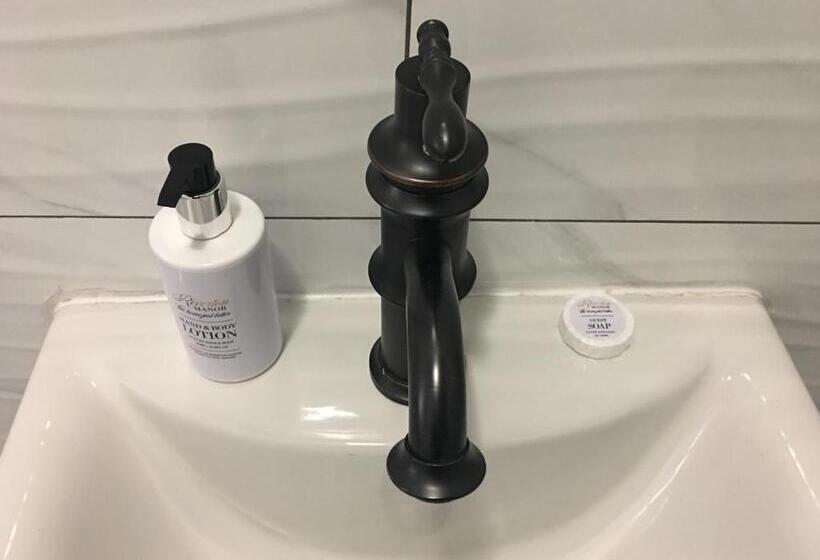 Pension Riverton Manor