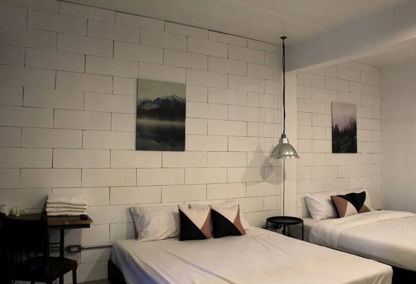 پانسیون The Good Days